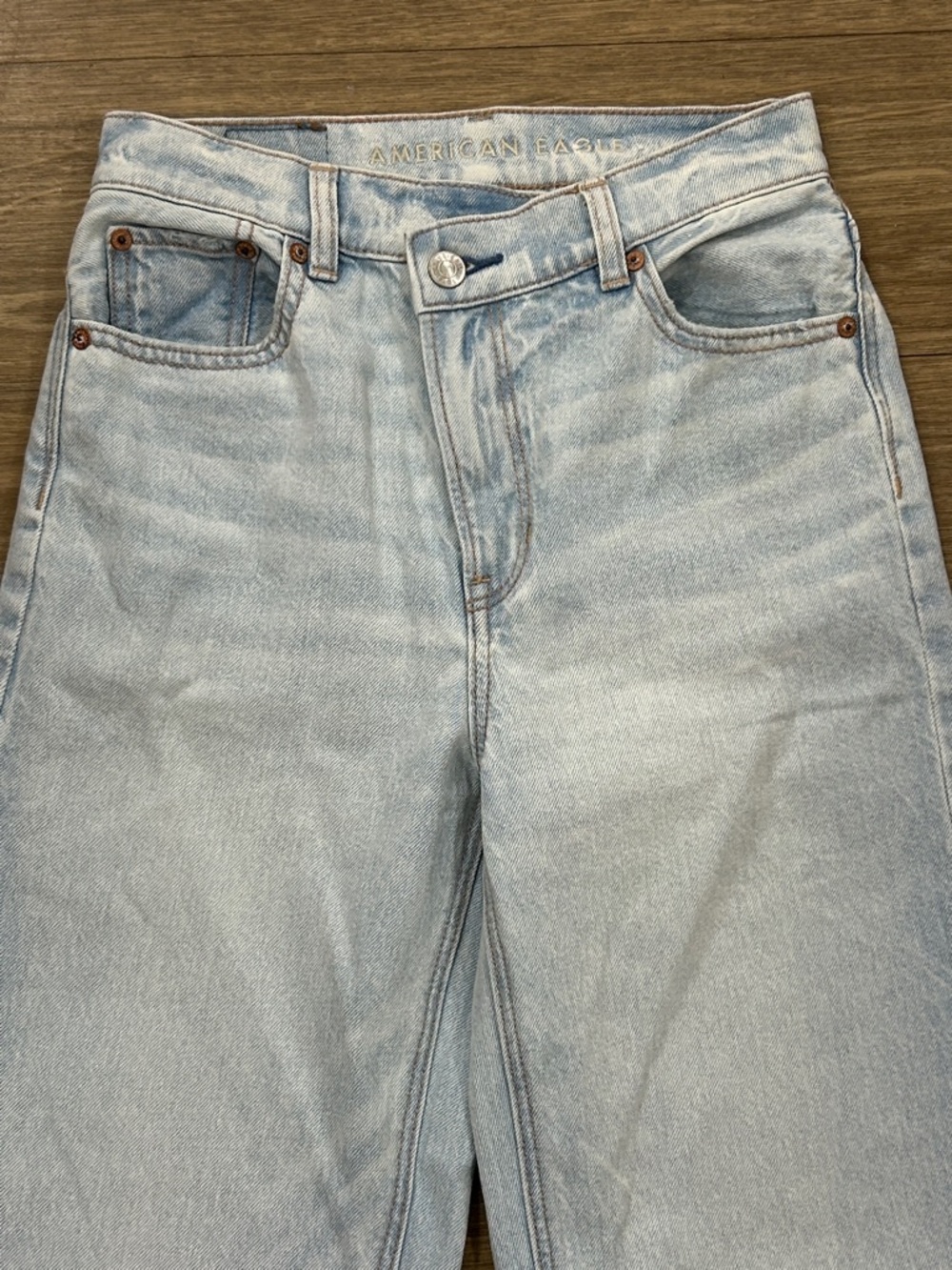 American Eagle Light Wash Highest Rise Baggy  Straight Jeans - Picture 5 of 8